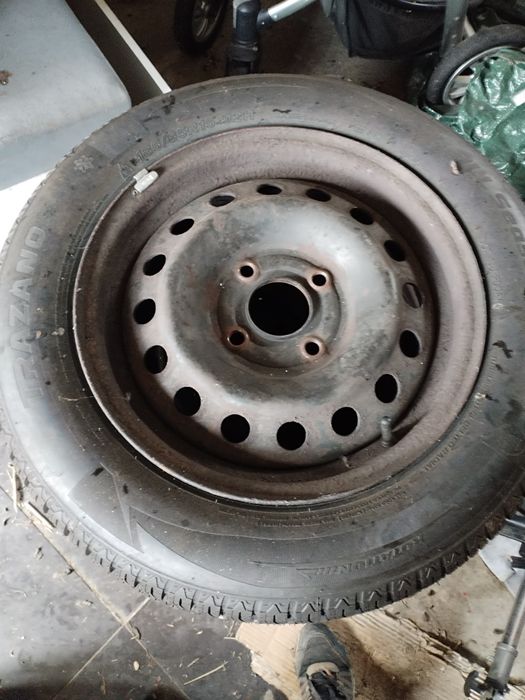 Opony całoroczne R15