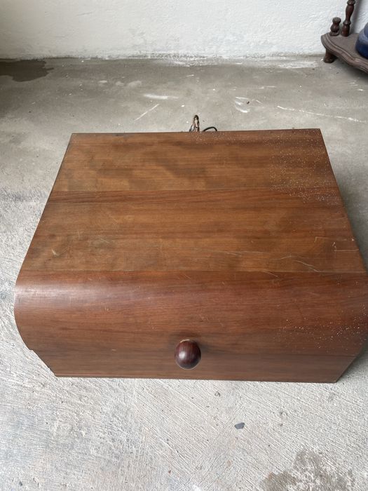 Grfonola antiga mas ja eletrica