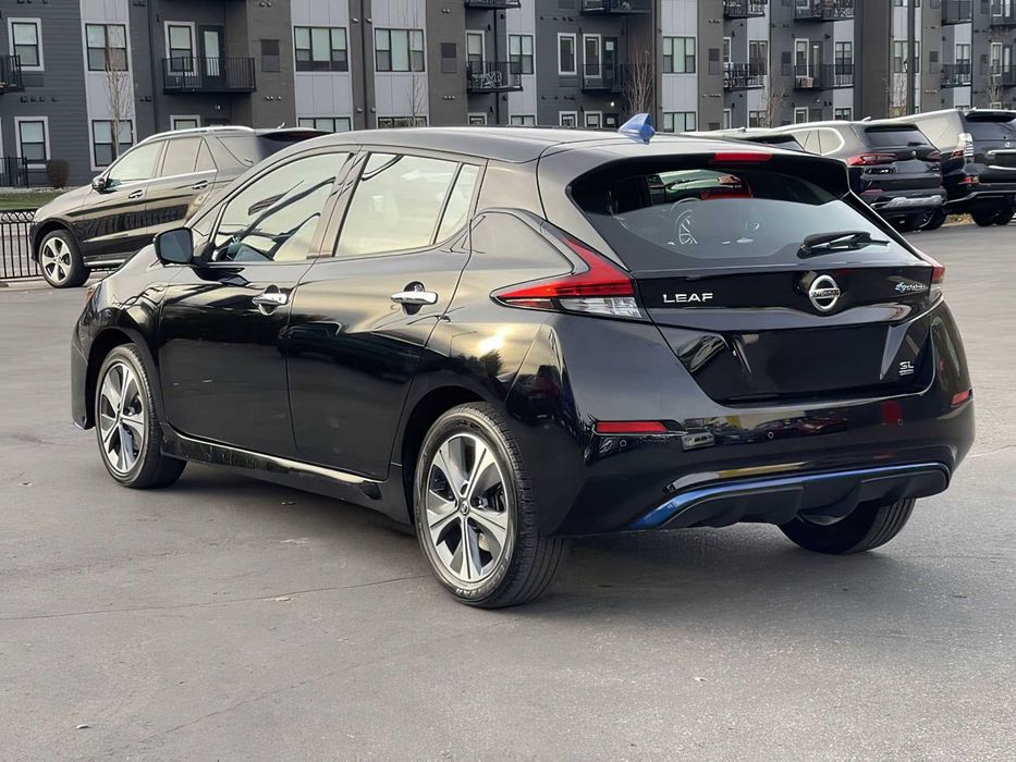 Nissan LEAF      2020
