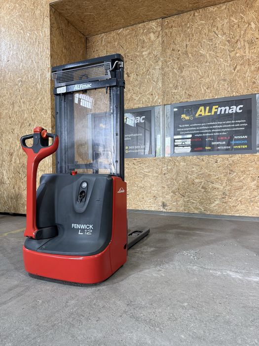 Stacker/porta paletes triplex linde recondicionado!!!