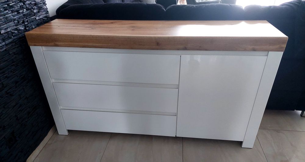 Biała komoda solidna pojemna