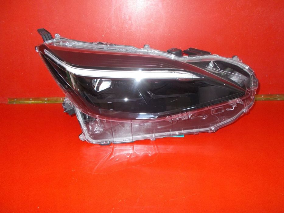 TOYOTA YARIS CROSS 20-25 81110-0DP50 LAMPA PRAWA PRZÓD FULL LED 0D-312