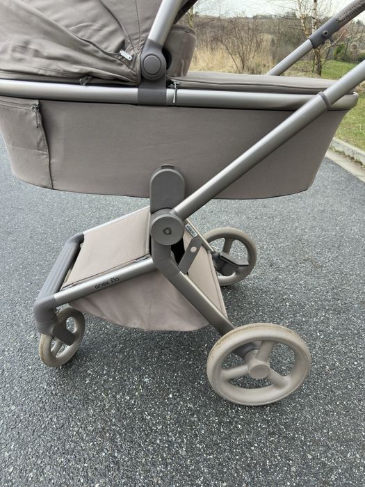 Коляска Anex flo yuki