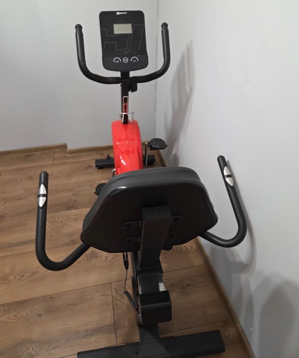 Rower stacjonarny poziomy