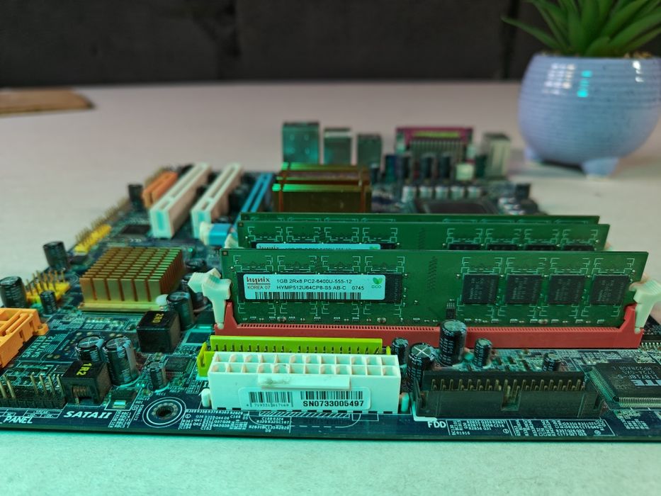 Płyta główna Gigabyte GA-G33M-S2 procesor i ram