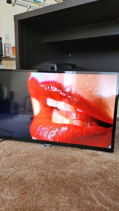 Продам телевизор Philips 32" T2