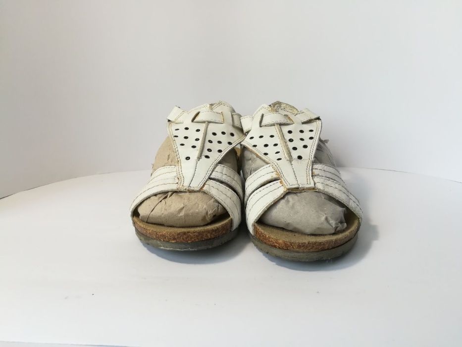 Срочно продам Босоножки белые "VERA PELLE" новые