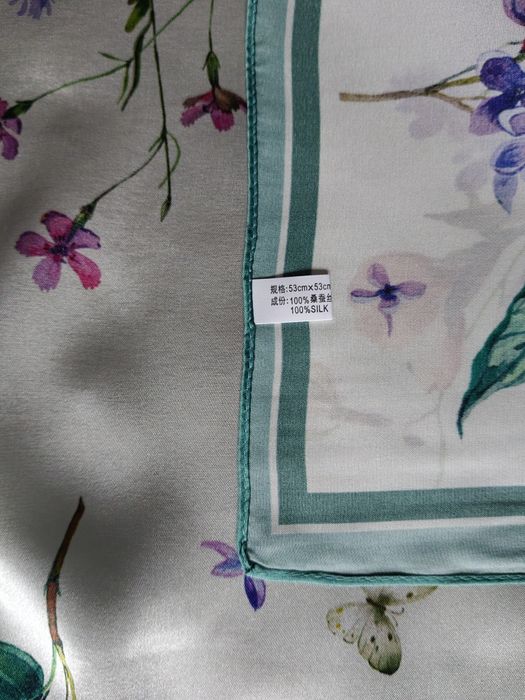 Jedwabna apaszka wiosna bzy lilak kwiaty