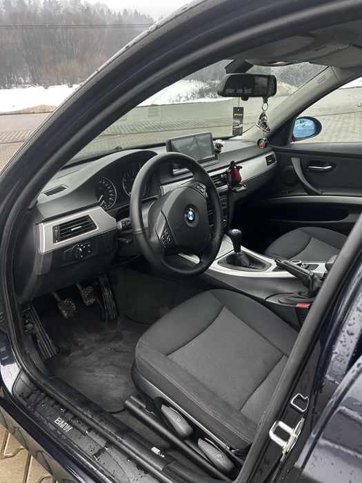 BMW E90 320i zadbane