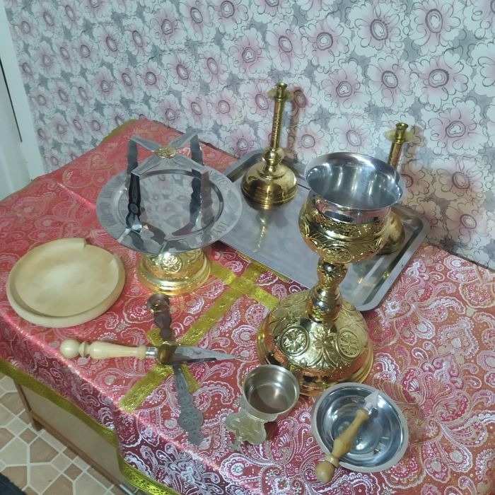 Церковне начіння. Евхарістичний набір в гарному стані.