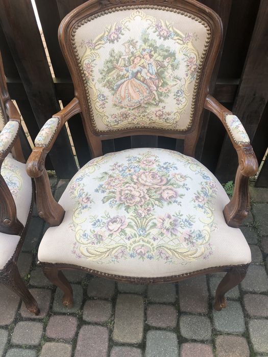 Fotele w stylu ludwikowskim