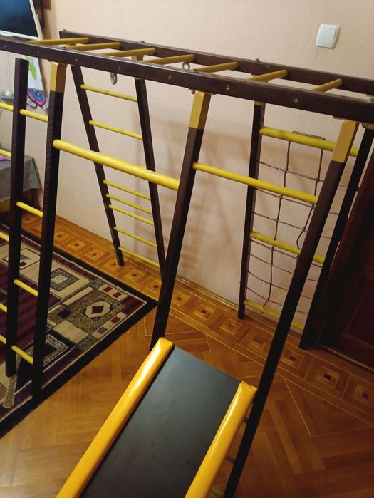 Продам детскую игровую площадку