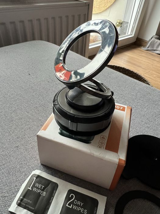 Uchwyt magnetyczny na telefon