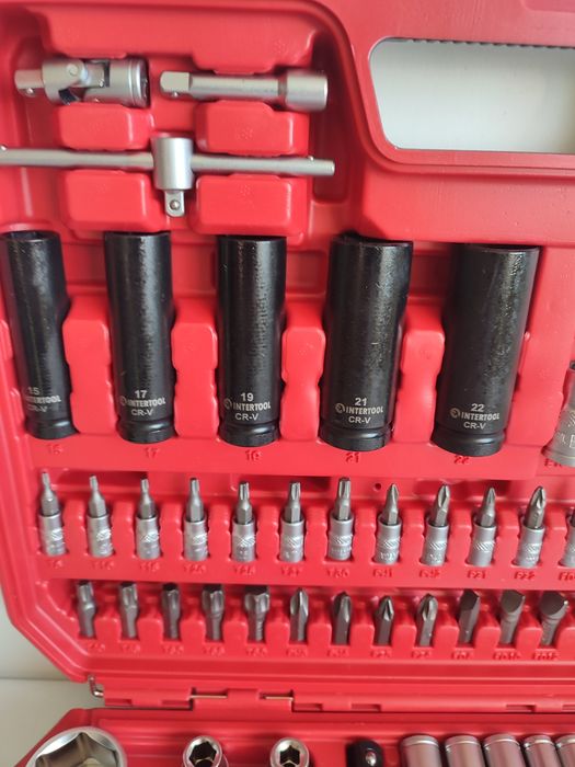 Набір інструментів 1/2" & 1/4" 111 од, головки подовжені 15,17,19,21,22 INTERTOOL ET-9111