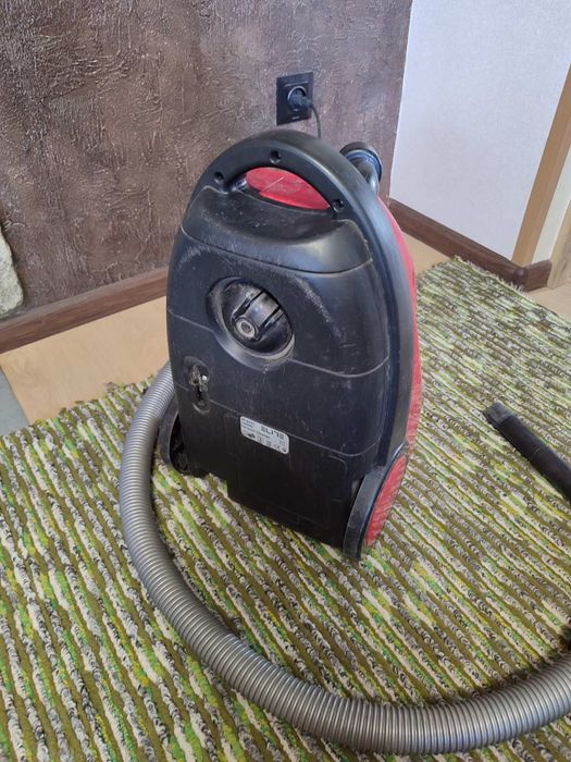 Пылесос Elite бу 1400W