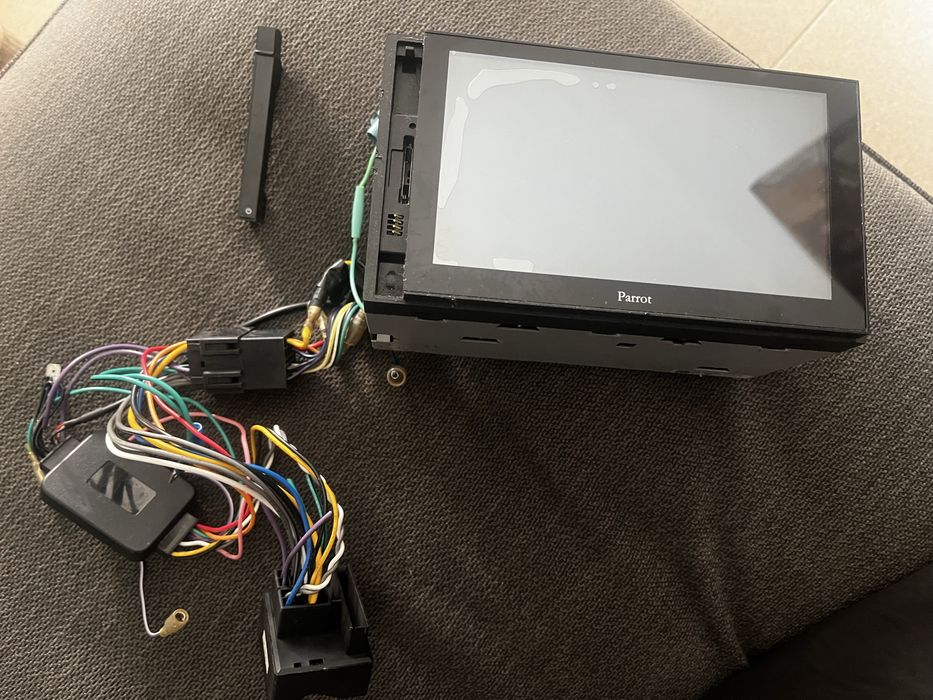 Auto radio Parrot asteroide smart