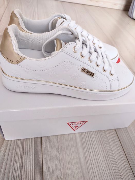 Buty sneakersy GUESS rozmiar 40