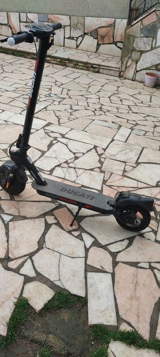 VENDO TROTINETE DUCATI  ate  40km de Autonomia