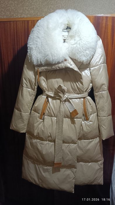 Зимовий пуховик S розмір