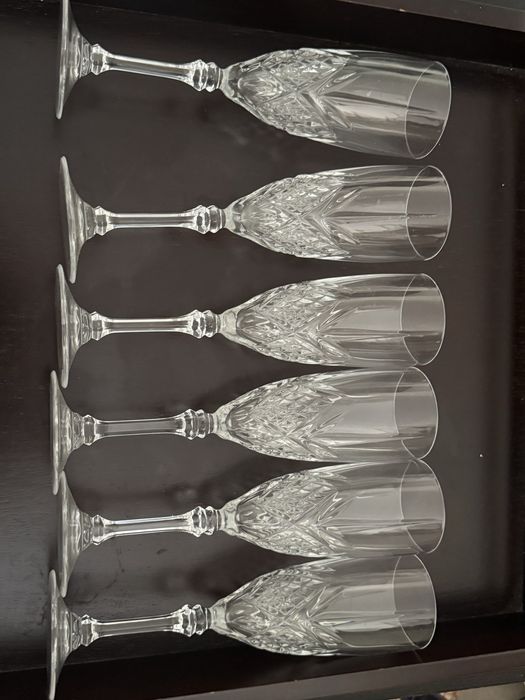 Varias louças para decoraçao  sao novas de exposição