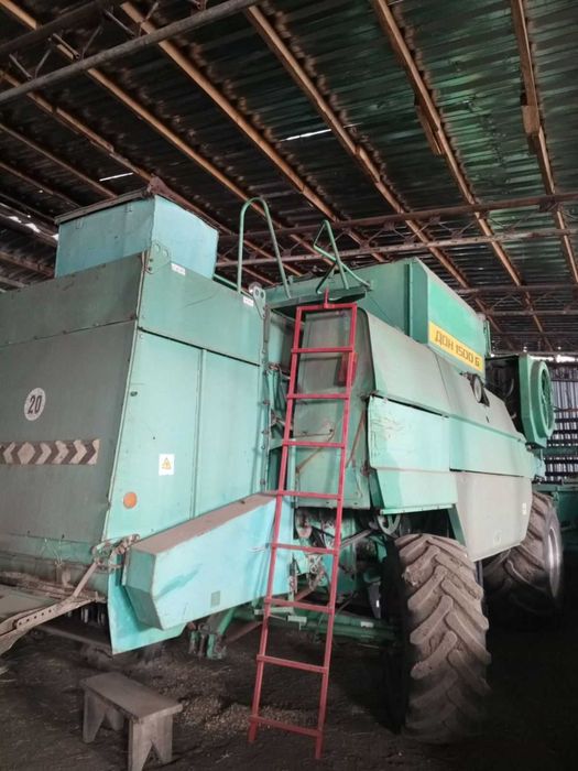 Комбайн ДОН 1500