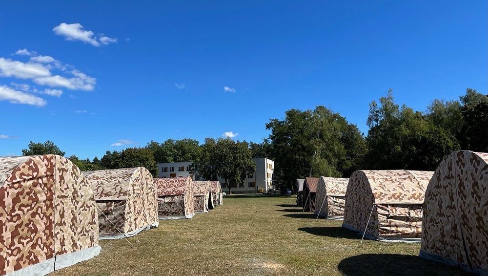 Namiot wojskowy NS-64 harcerski wynajem łóżek polowych materacy kocy