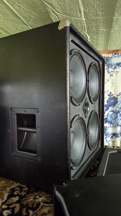 Kolumna basowa z wzmacniaczem lampowym