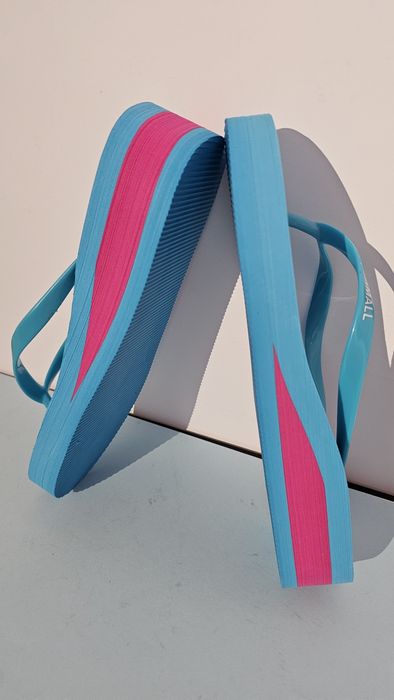 Japonki damskie piankowe rozmiar 40.  Długości stopy 24.8 cm