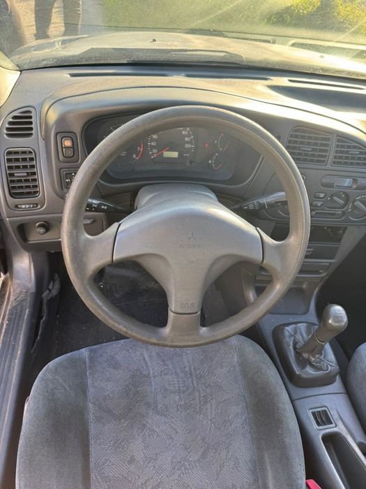 Mitsubishi lancer glx 1.3 i