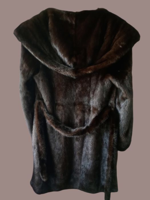 Длина 100см. Норковая шуба с капюшоном. Натуральная шуба