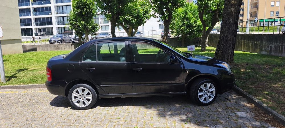 Skoda 2002 em bom estado