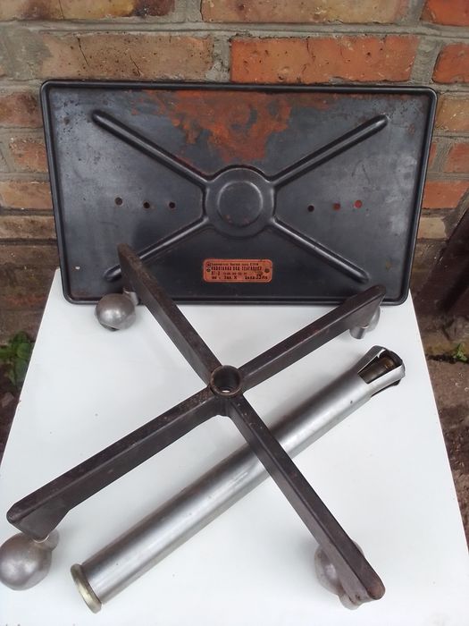 Столик - подставка для телевизора