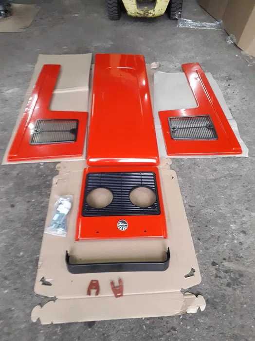 Lakierowana maska kompletna ZETOR 4-cylindrowy nowy typ. polecam #