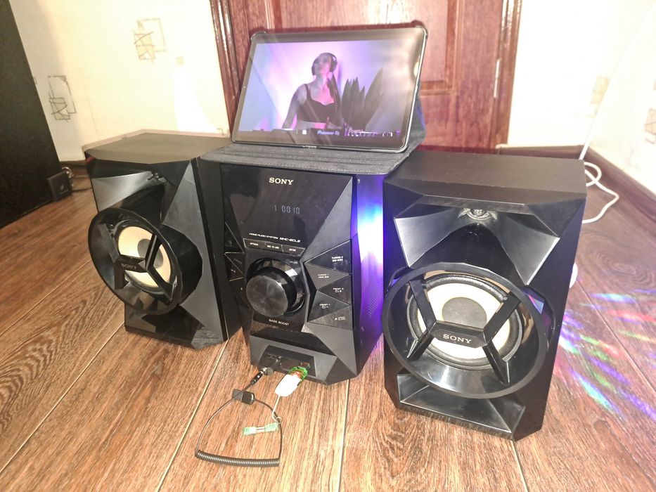 Музичний центр Sony MHC-ECL5  USB/CD/MP3/AUX/FM/BT 2*60Ват+видео работ