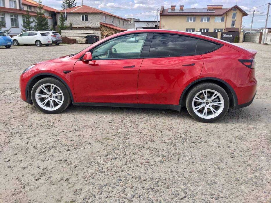 Продається Tesla Model Y