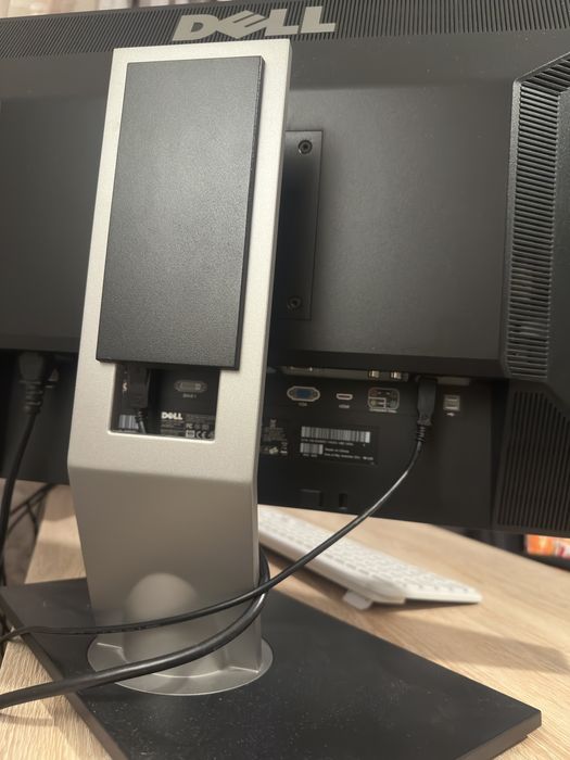 Монітор Dell ultrasharp U2711