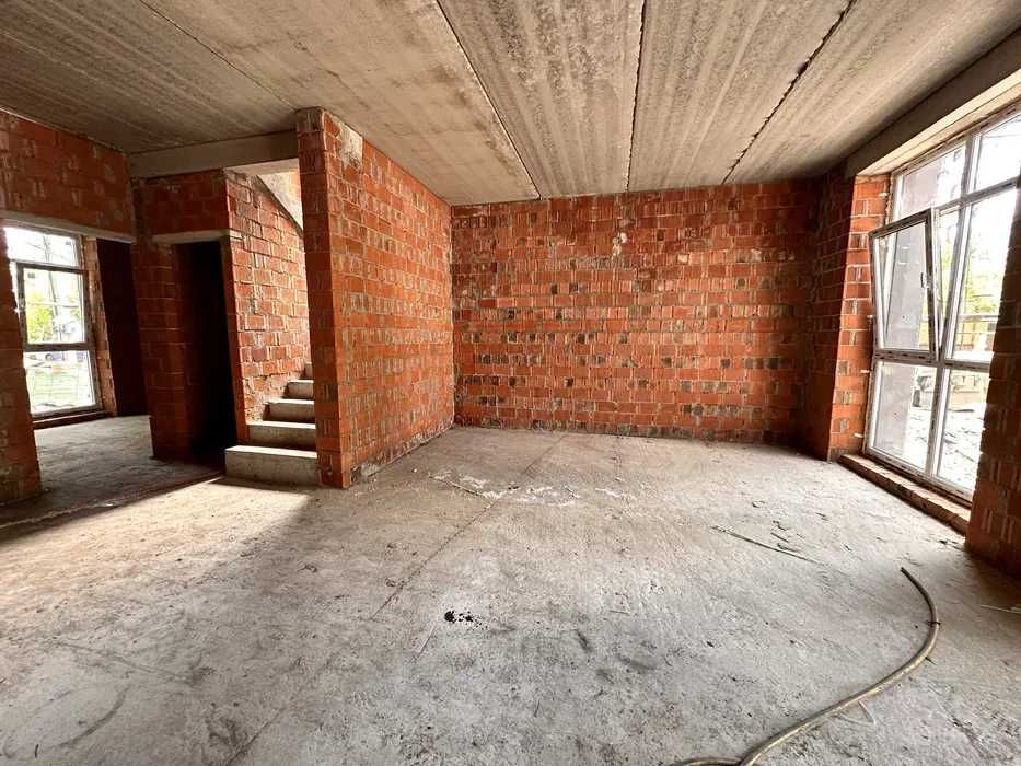 Таунхаус  Від забудовника! 4 спальні + кухня 26 м²! центр.комунікації