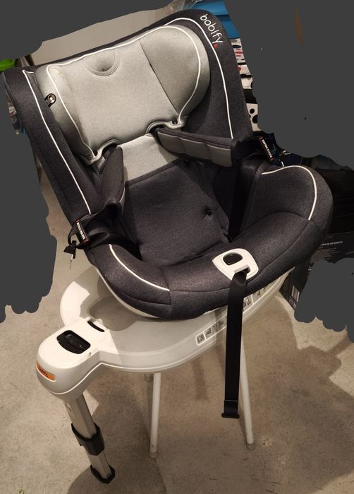 Vendo cadeira rotativa 360 com isofix