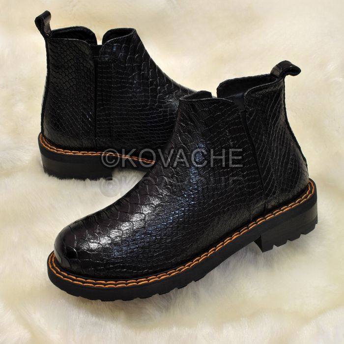 Жіночі натуральні лаковані челсі осінні черевики чорні  35 37 39 40
