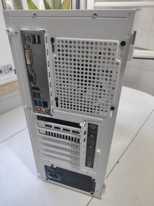 Torre Ryzen 7 5700 RAM 32Gb DDR4, SSD 1Tb,  RX 5700 XT 8Gb