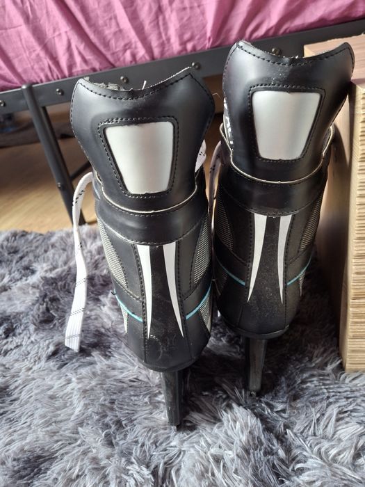 Łyzwy meskie  roz.43  prawie nowe