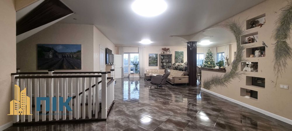 Без%! Будинок 2020 року, з ремонтом, басейном, на висоті з краєвидом.