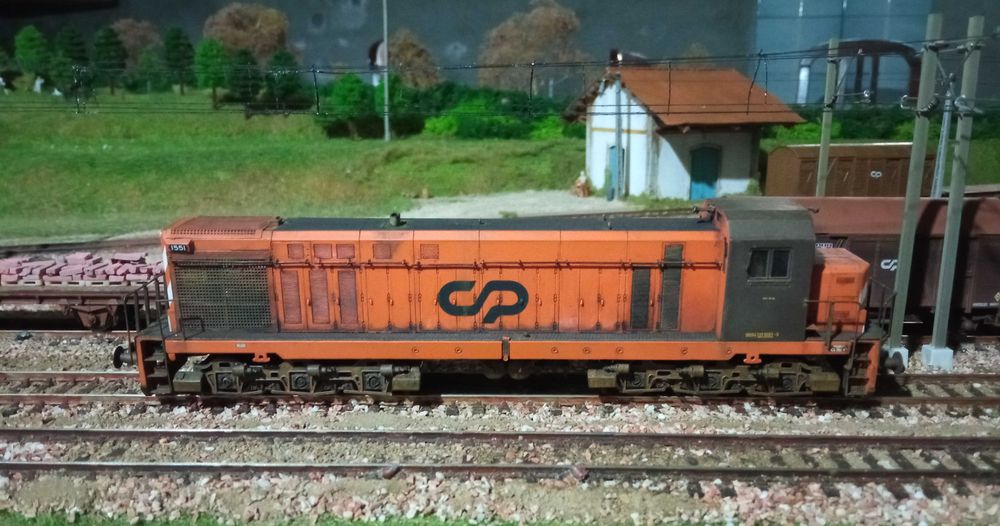 Locomotiva H0 CP 1551 MLW digital com som