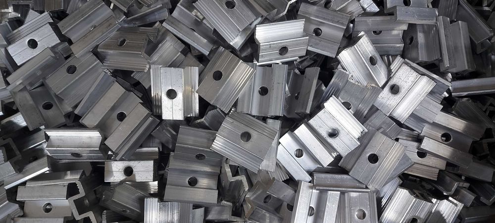 Профіль, та кріплення для сонячних панелей, баластні системи.