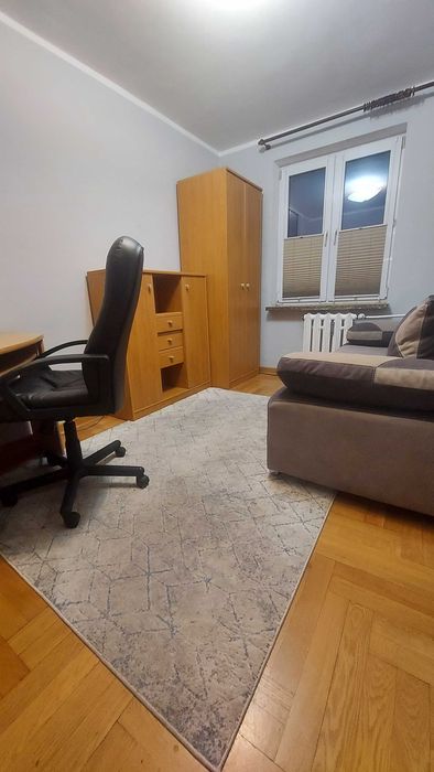 Pokój umeblowany studenci, Politechnika 3min pieszo,wolny od połowy września. Umowa na 10 miesięcy.