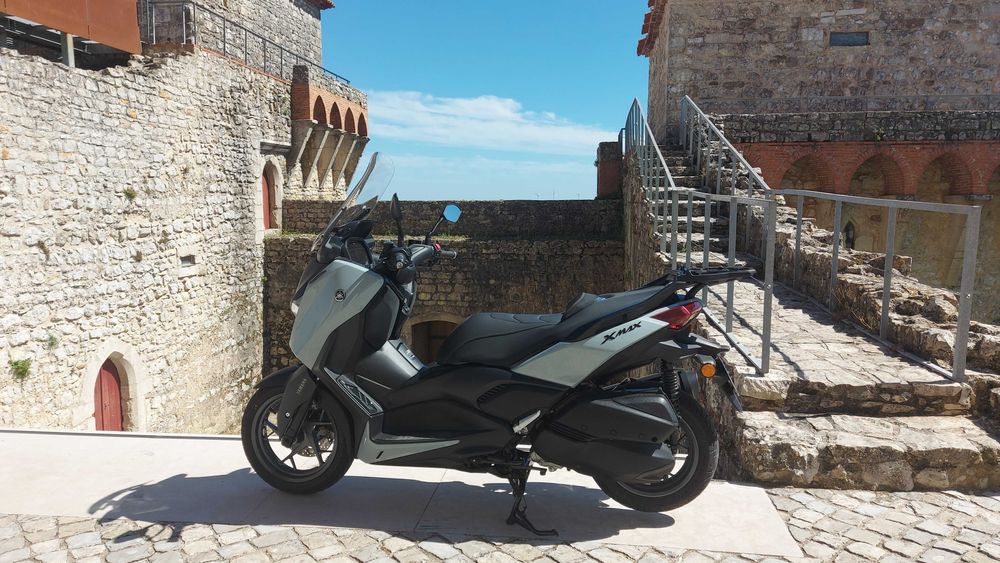 Yamaha XMAX 300 TECH MAX + 2026