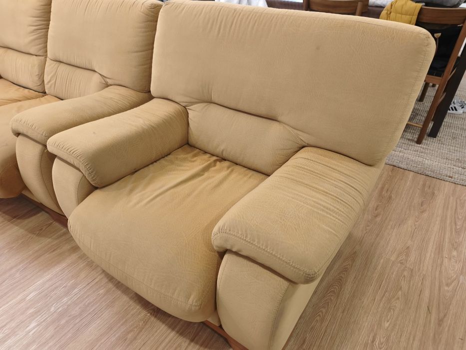 Conjunto Sofá 2 Lugares + 2 Cadeirões Individuais