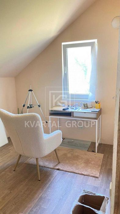 Двоповерховий будиночок в м Ірпінь в приватному секторі.