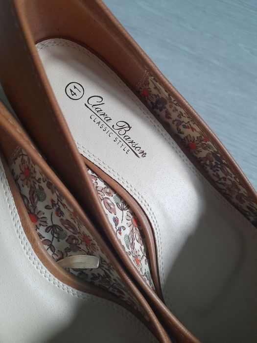 Buty na koturnie