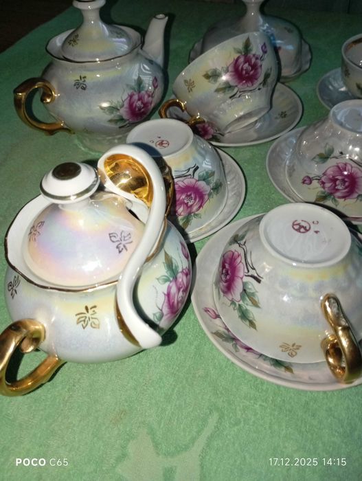 Чайний  сервіз  продам